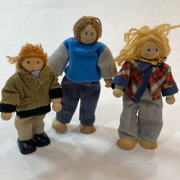 Wooden posable family mom,‎ dad, boy 5.5" - Picture 1 of 5